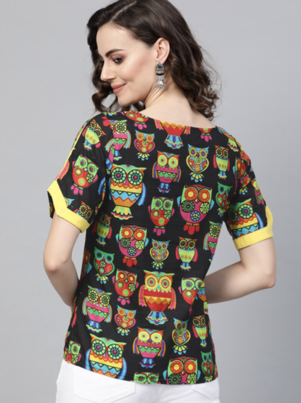 Women Black & Green Printed Top