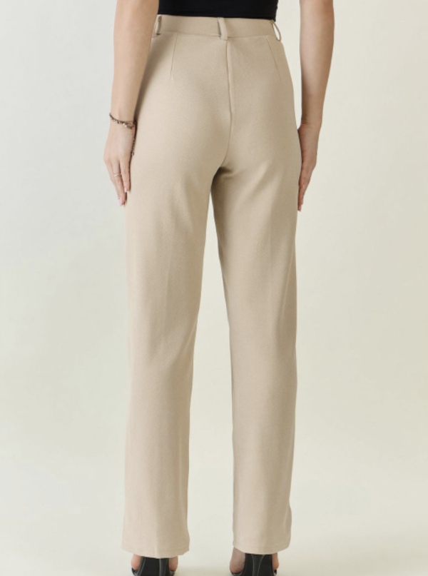 Women Relaxed High-Rise Trousers