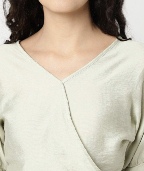 Women Extended Sleeves Fitted Crop Top