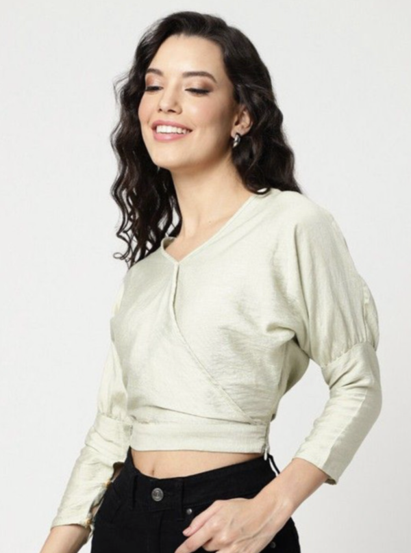 Women Extended Sleeves Fitted Crop Top